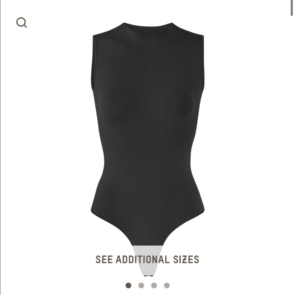 SKIMS ESSENTIAL BODYSUIT XXS/XS BLACK